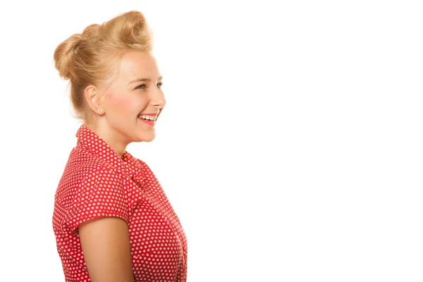 Pin-up blond meisje met retro haar broodje geïsoleerd — Stockfoto