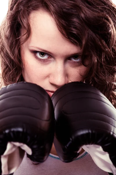 Esporte boxer mulher em luvas pretas — Fotografia de Stock