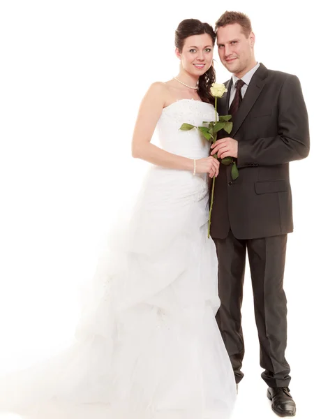 Glückliche Braut und Bräutigam in voller Länge — Stockfoto