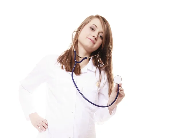 Doctora en bata de laboratorio con estetoscopio — Foto de Stock