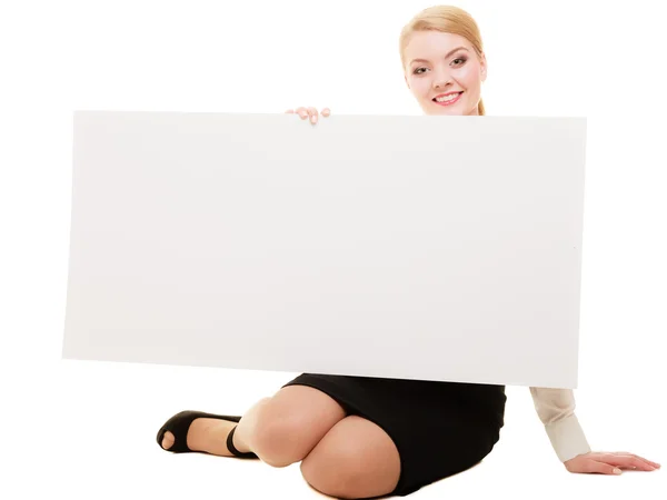 Businesswoman holding blank copy space banner — Stock Photo, Image