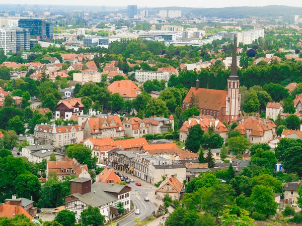 Widok z wieży dzielnicy Gdańska budynków i morze. — Zdjęcie stockowe