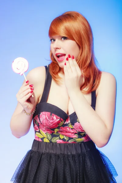 Girl holding sweet food lollipop candy — Stock Photo, Image