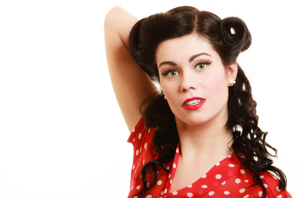 Ragazza con pinup acconciatura e trucco — Foto Stock