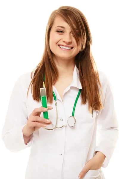 Doctor en bata de laboratorio con jeringa — Foto de Stock