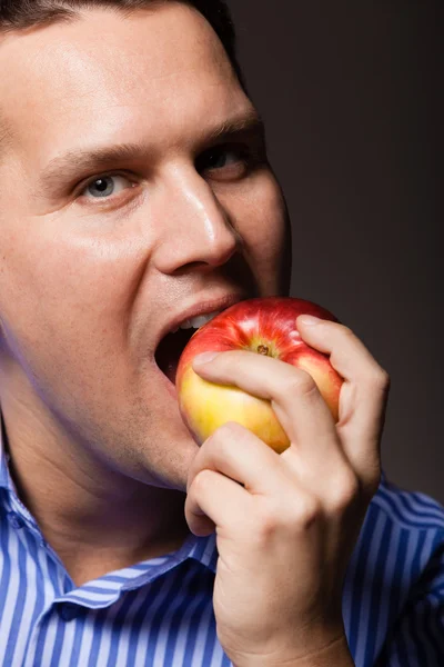Šťastný člověk jablko ovoce — Stock fotografie