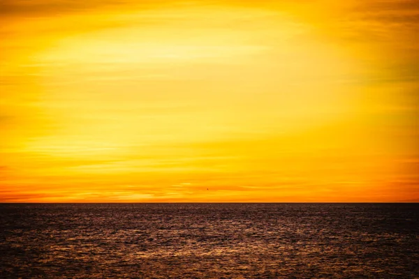 Východ Slunce Nebo Západ Slunce Nad Mořským Horizontem — Stock fotografie