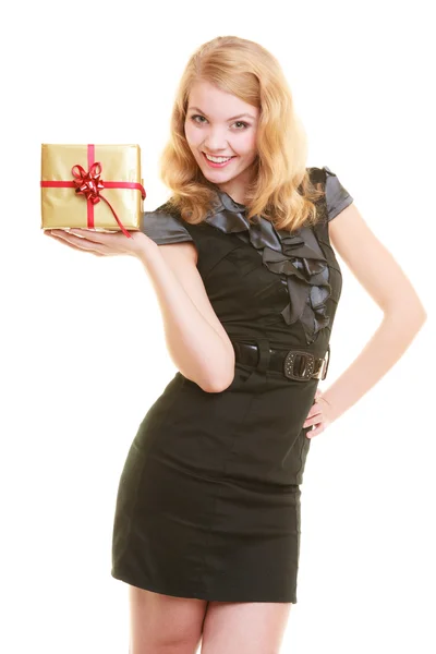 Holiday love happiness concept - Mädchen mit Geschenkbox — Stockfoto