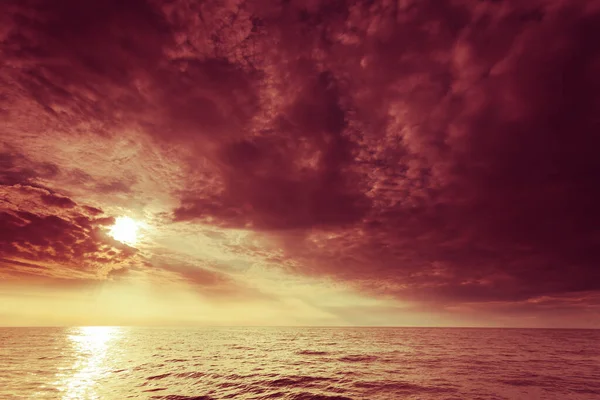 Krásné Moře Večer Baltské Moře Západ Slunce Horizont Zatažená Obloha — Stock fotografie