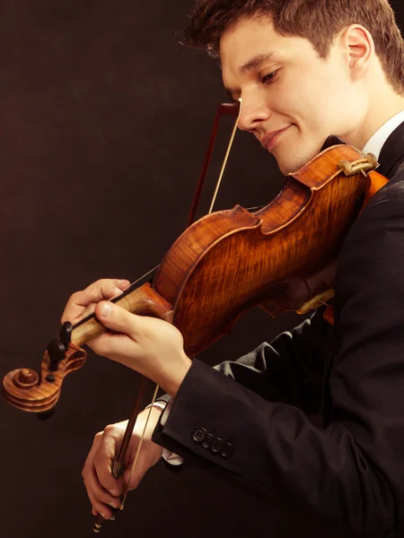 Hombre violinista tocando el violín. Arte musical clásico —  Fotos de Stock