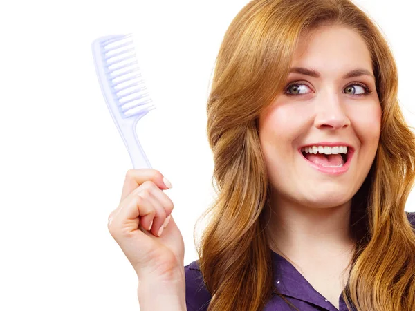 Young Happy Woman Combing Long Healthy Brown Hair Using Comb — Stock Photo, Image