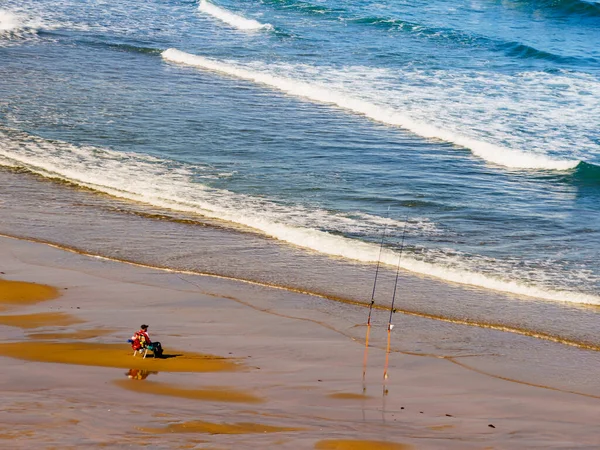Pescador Pescador Con Caña Pescar Orilla Del Mar —  Fotos de Stock