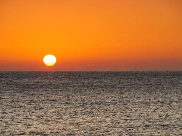 Východ Slunce Nad Mořem Slunce Vychází Nad Horizont — Stock fotografie