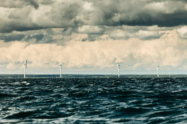 Turbinas Eólicas Geram Fazenda Para Produção Energia Renovável Sustentável Alternativa — Fotografia de Stock