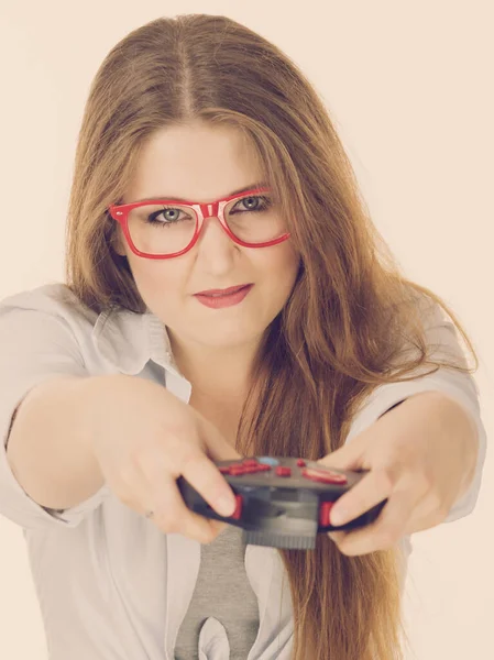 Fiatal Felnőtt Játszik Videokonzol Tartja Játék Pad Játékosok Koncepciója — Stock Fotó