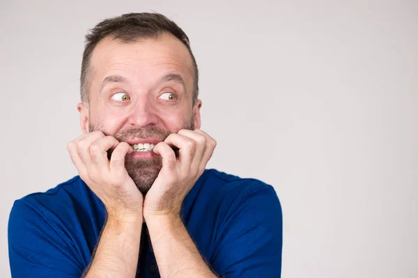 Stress Ansiedade Emoções Problemas Conceito Homem Assustado Stressado Morder Unhas — Fotografia de Stock