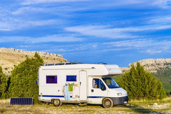 Campeggio Sulla Natura Montagna Lavanderia Pannello Solare Fotovoltaico Portatile Camper — Foto Stock