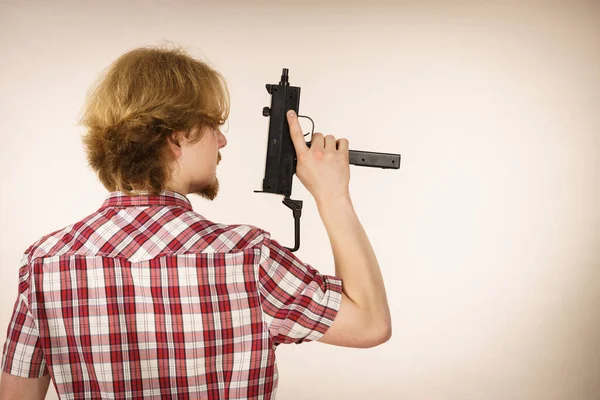 Jeune Homme Méconnaissable Tenant Son Arme Arme Privée Service Sécurité — Photo
