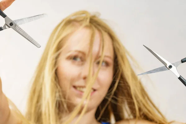 Corte Pelo Peinado Concepto Cuidado Del Cabello Chica Con Pelo —  Fotos de Stock