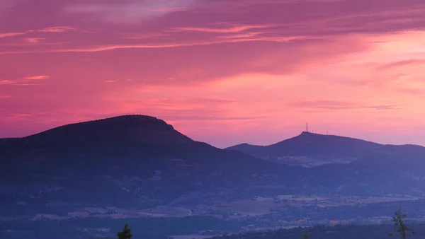 Dağlarda Gün Batımı Güneş Ufukta Batıyor Kuzey Spanya Nın Burgos — Stok fotoğraf
