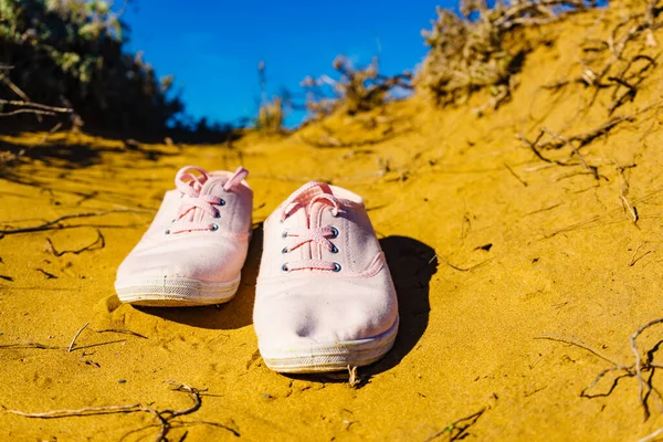 Female Sneakers Sand Dune Walking Beach — ストック写真