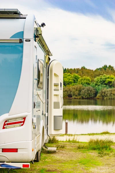 Caravan Camping Lake Shore Portugal Camper Trip Autumn Time — Stock Photo, Image