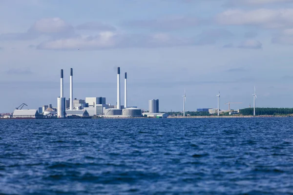 Danimarka Yakınlarındaki Kıyı Denizi Boyunca Yenilenebilir Sürdürülebilir Alternatif Enerji Üretimi — Stok fotoğraf