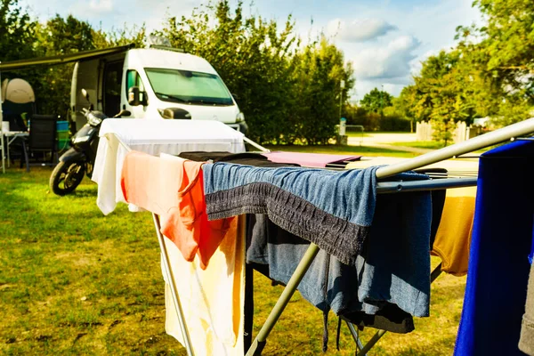 Wäsche Sauber Waschen Wäsche Hängt Zum Trocknen Der Wäscheleine Freien — Stockfoto