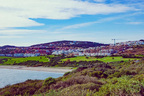 Hiszpański Krajobraz Nadmorski Urbanizacja Alcaidesa Costa Del Sol Andaluzja Hiszpania — Zdjęcie stockowe