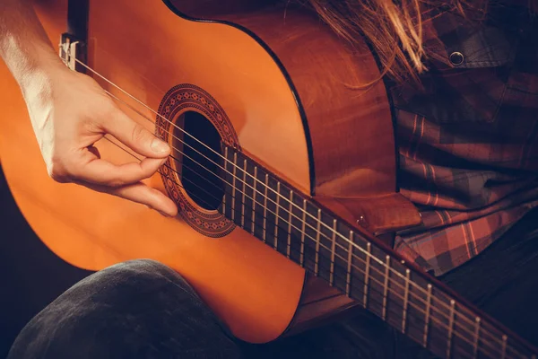 Conceito Pessoas Passatempo Musical Mãos Masculinas Com Guitarra Músico Tocando — Fotografia de Stock