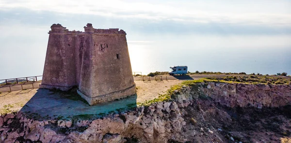 Veicolo Camper Presso Torre Mesa Roldan Parco Naturale Cabo Gata — Foto Stock