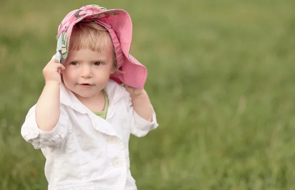 Bambina in cappello — Foto Stock