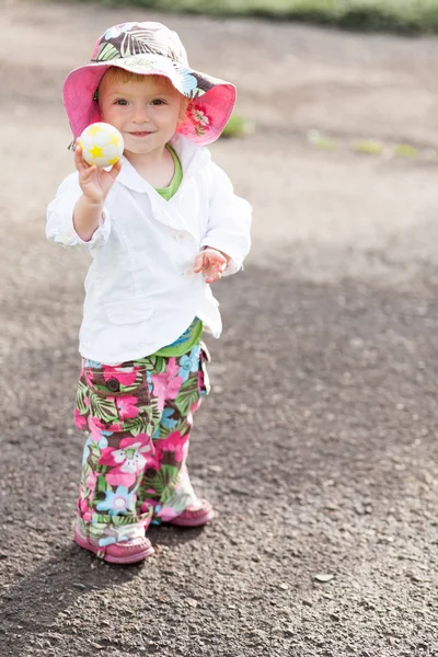 Liten fasjonabel jente – stockfoto