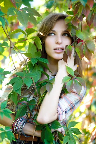 Blond girl posing outdoor — Stock Photo, Image