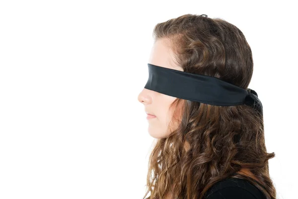 Perfil de mujer joven con los ojos vendados — Foto de Stock