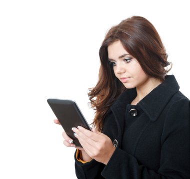 genç kadın Tablet PC'yi kullanma