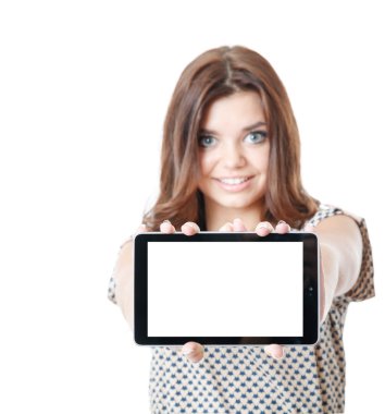 genç kadın gösteren tablet pc