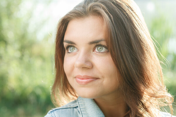 красивая девочка-подросток
