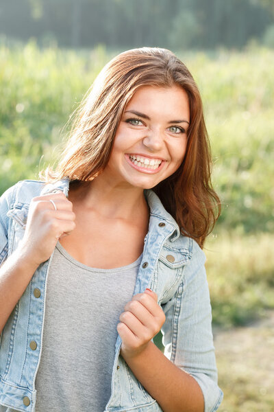 красивая девочка-подросток
