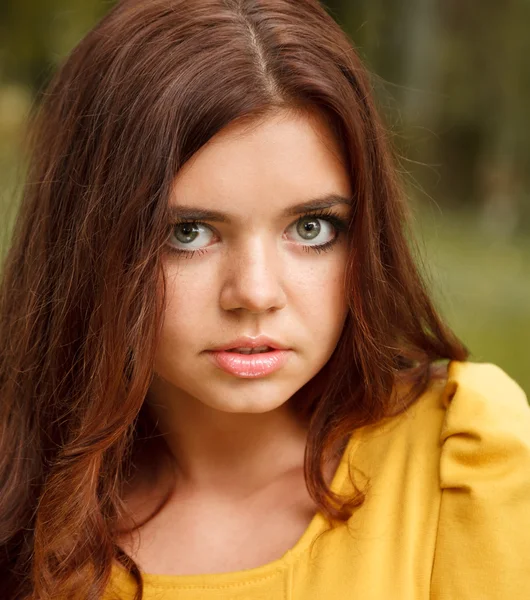 Retrato de mujer joven —  Fotos de Stock