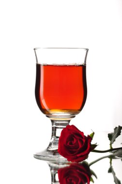 içki, gül, beyaz bir arka planda stüdyo