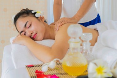 Spa ve masaj: Tay Masaj ve spa için şifa ve dinlenme