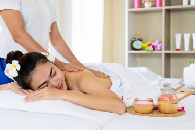 Spa ve masaj: Tay Masaj ve spa için şifa ve dinlenme