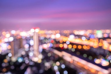 Soyut kentsel gece lambası Bokeh. Odaklanmış arka plan, şehir gecesi.