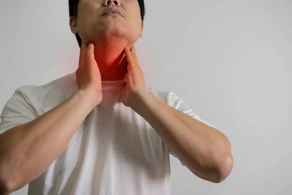Férfi Megérinti Torokfájás Nyak Hőmérséklet Orrfolyás Betegség Fájdalom — Stock Fotó