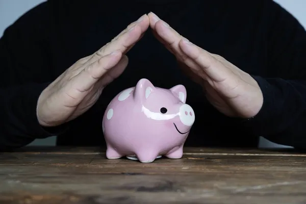Piggy Bank Feito Mão Como Guarda Chuva Seguro Financeiro Proteção — Fotografia de Stock