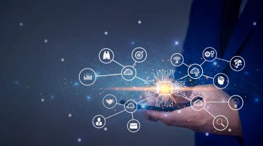 Dijital çevrimiçi pazarlama, Tablet ve analiz satışı veri grafiği kullanan İşadamı, strateji, Çözüm analizi ve küresel ağ bağlantısında geliştirme içeriği üzerindeki modern arayüz simgelerinde büyüme grafiği.