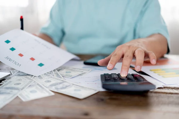 Savings Finances Economy Home Concept Close Man Calculator Counting Money — Stockfoto