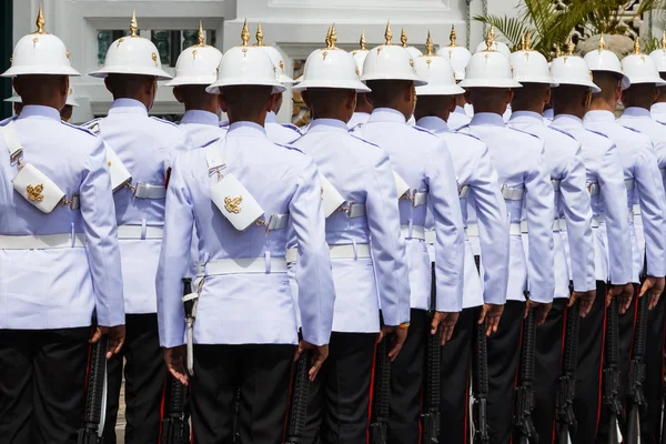 Thai Royal Guards Prepare for Marching — Stock Photo, Image