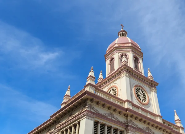 Santa Cruz katolsk kirke, utsikt – stockfoto